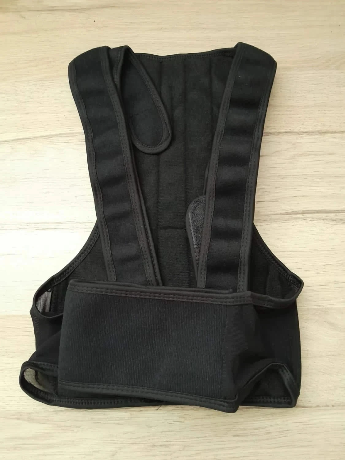 Correcteur de posture en polyester réglable et respirant